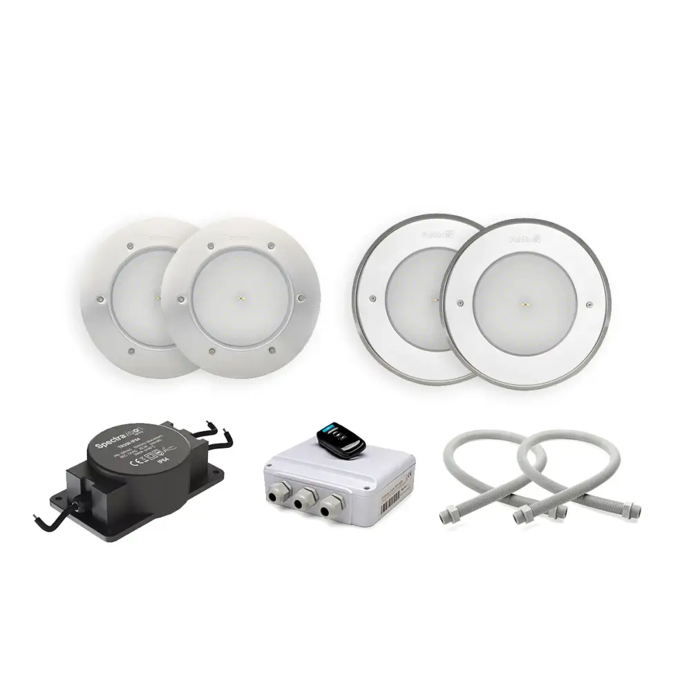 Varje paket innehåller fyra infällda LED-lampor med metallramar